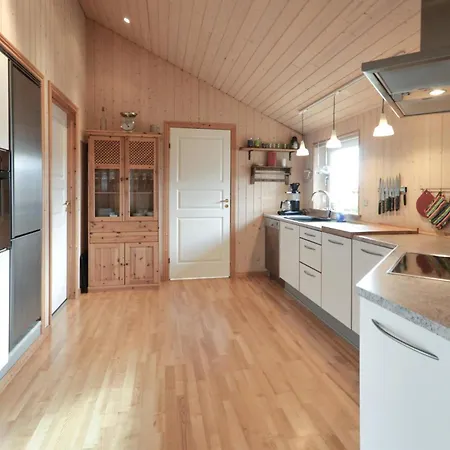 Stunning In With Kitchen Holiday home *