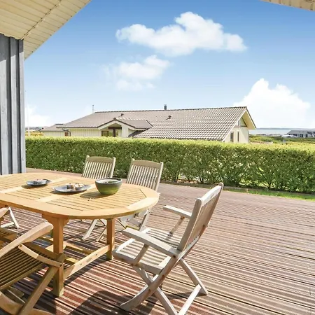 Stunning In With Kitchen Holiday home *