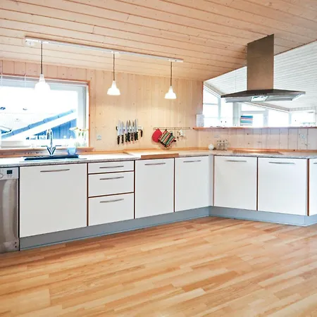 Stunning In With Kitchen *