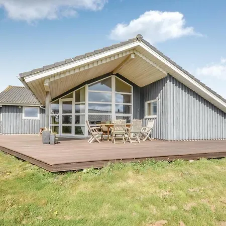 Stunning In With Kitchen Holiday home